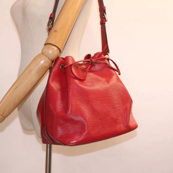 LOUIS VUITTON Epi Petit Noe Shoulder Bag Red - Picture 6 of 15